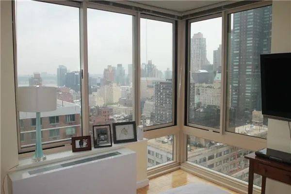 260 West 54th Street