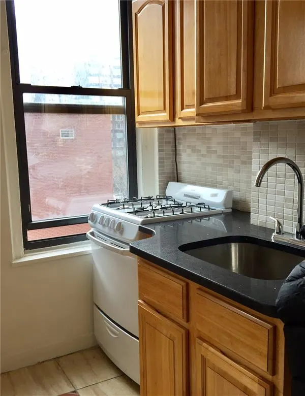 201 East 35th Street