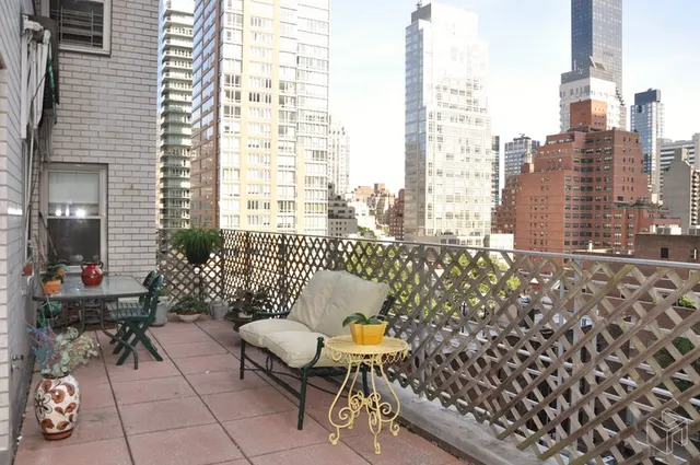 211 East 53rd Street