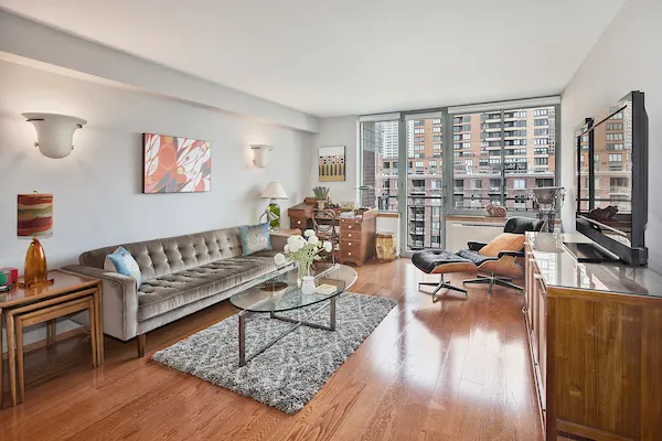 21 South End Avenue
