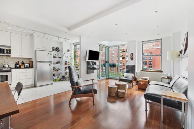 21 South End Avenue