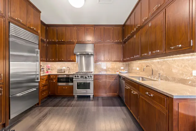 155 West Eleventh Street