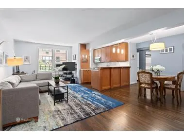 60 East 9th Street