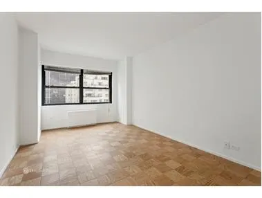 58 West 58th Street