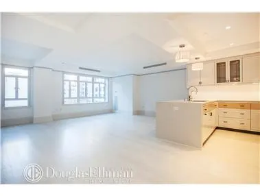 21 East 61st Street
