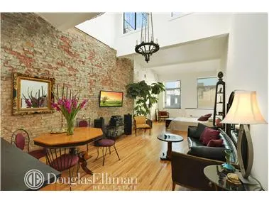 39 E 12TH Street