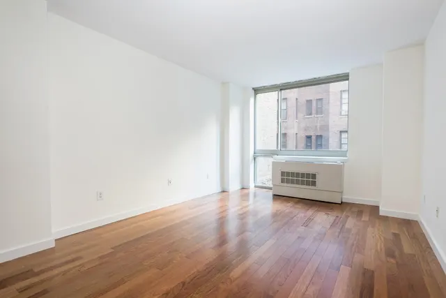 121 East 23rd Street