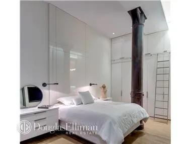 10 Bleecker Street