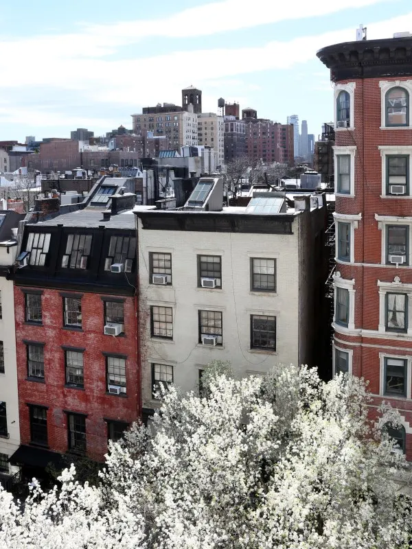 69 W 9TH Street