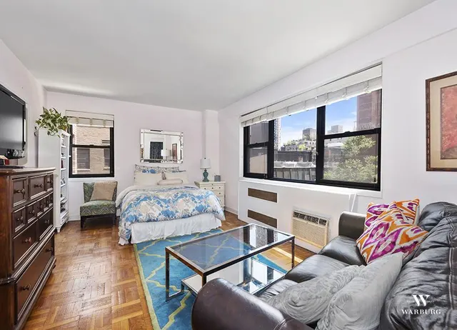 305 East 72nd Street