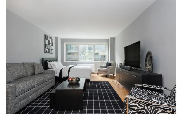 211 East 53rd Street