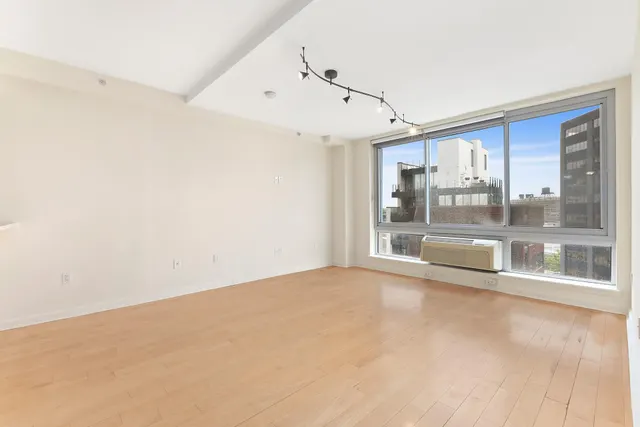13-11 Jackson Avenue