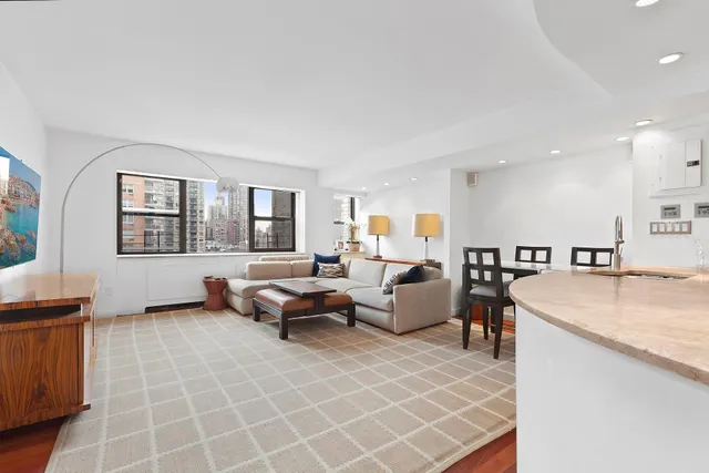 305 East 72nd Street