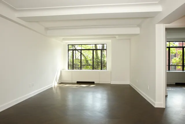 130 W 12TH Street