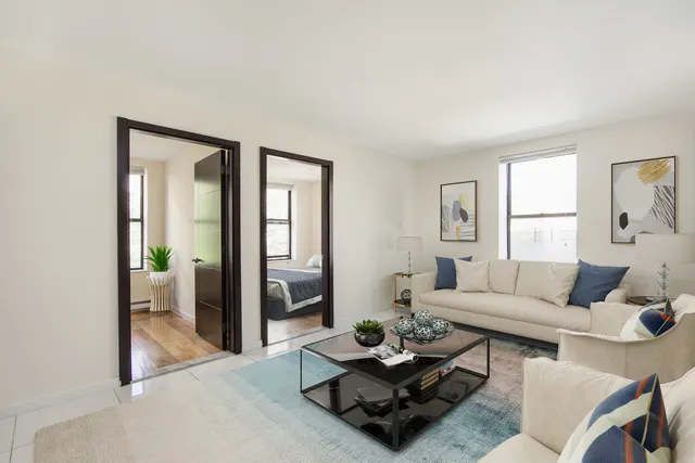 10 Manhattan Avenue