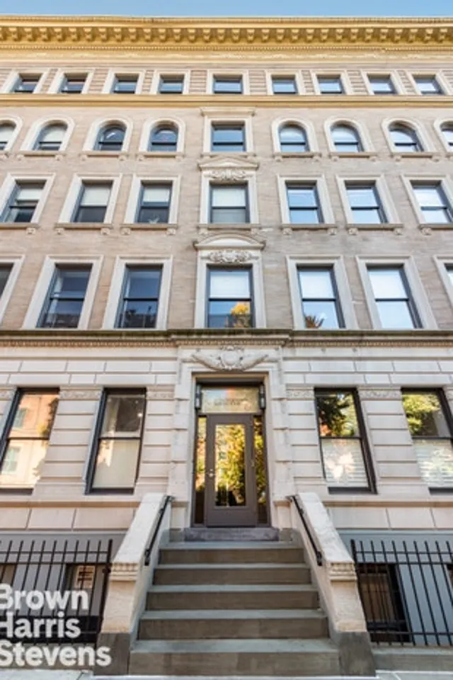 422 West 20th Street