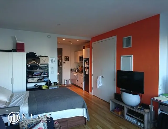 22-22 Jackson Avenue