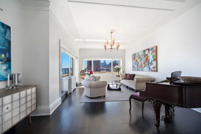 35 Sutton Place