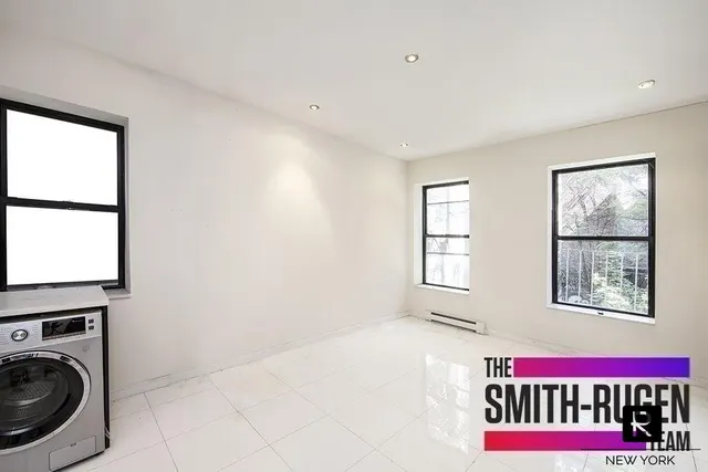 8 Manhattan Avenue