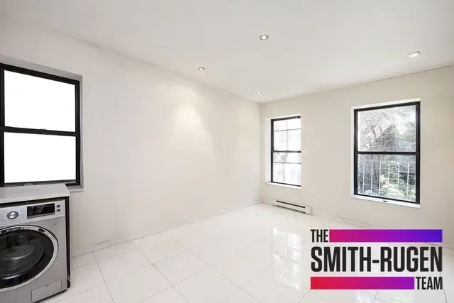 8 Manhattan Avenue
