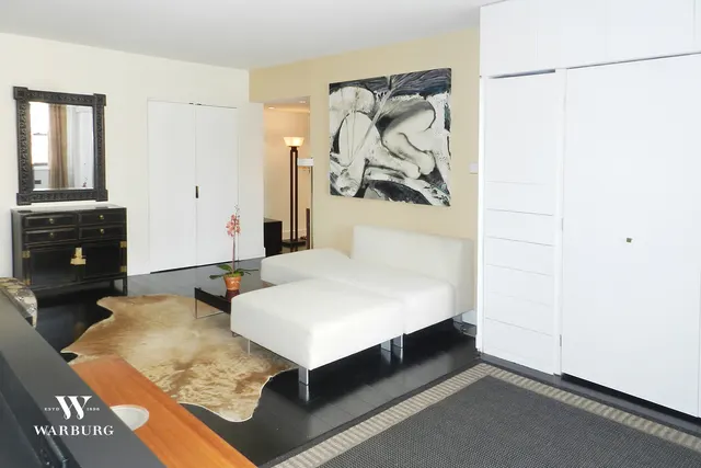 305 East 72nd Street