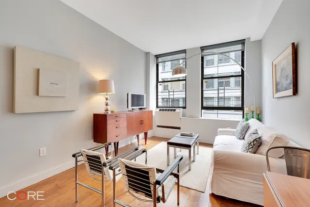 35 East 10th Street