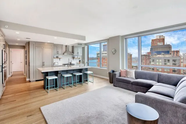 2 River Terrace