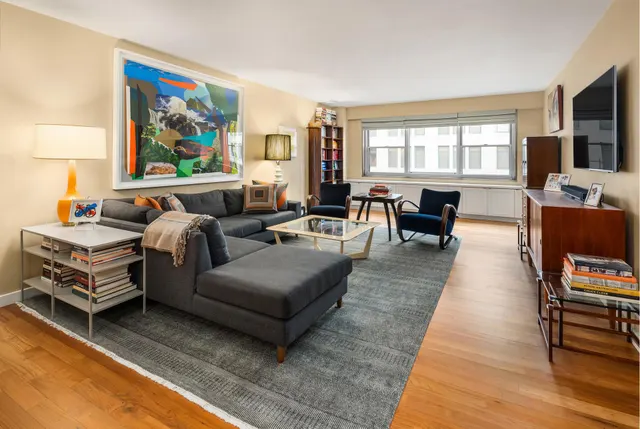 70 E 10th Street