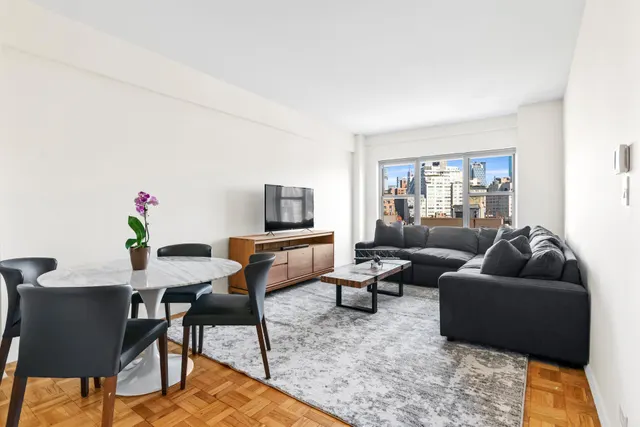 33 Greenwich Avenue