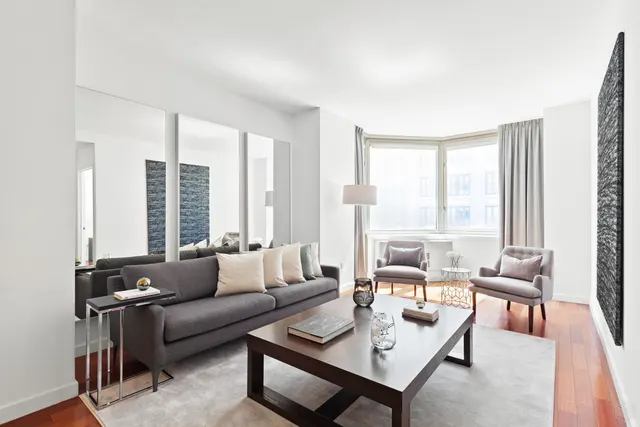 121 East 23rd Street