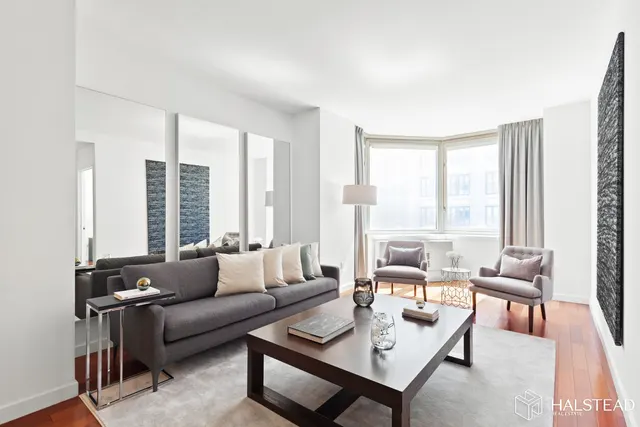 121 East 23rd Street