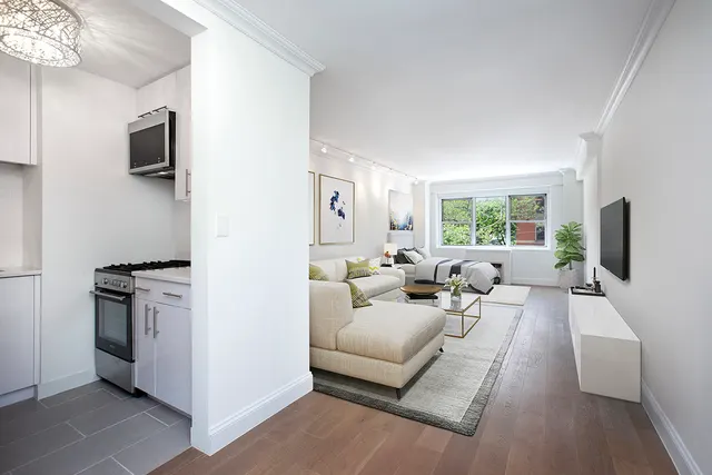 69 W 9TH Street