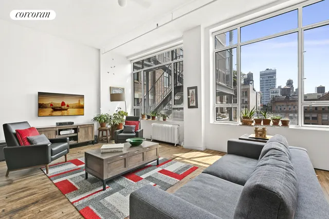 718 Broadway