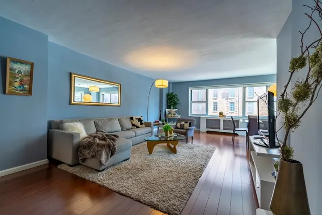 130 East 63rd Street