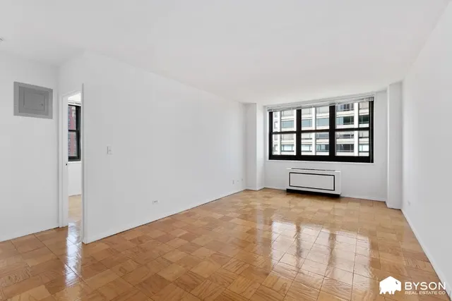 200 East 72nd Street