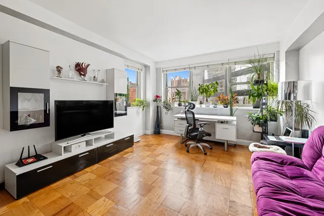 211 East 53rd Street