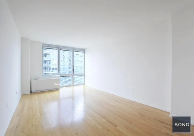 45-40 Center Boulevard