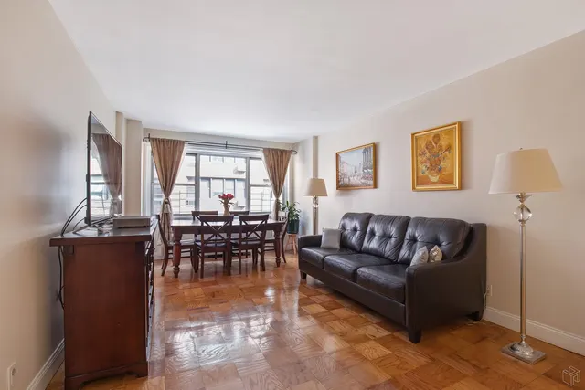 211 East 53rd Street