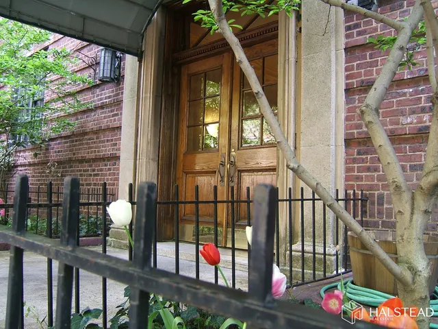 20 Pierrepont Street