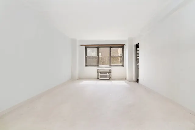 69 W 9TH Street