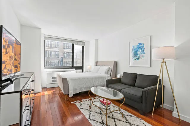 121 East 23rd Street