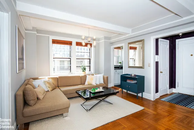 24 Monroe Place