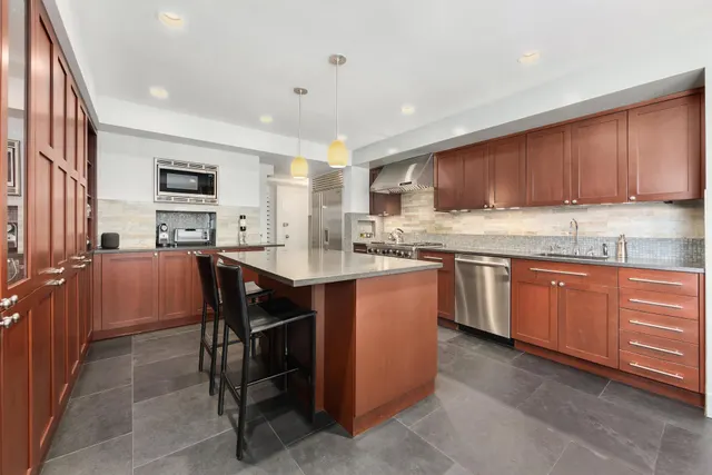 233 East 70th Street