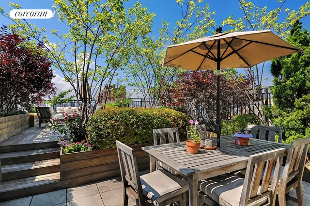 542 Laguardia Place