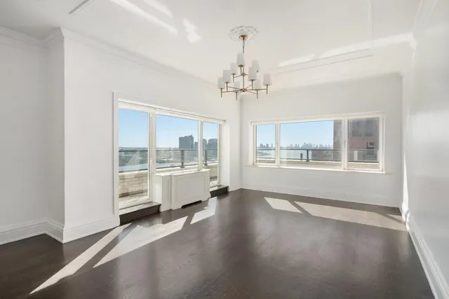 35 Sutton Place