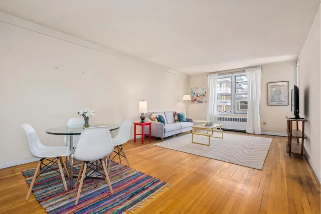 60 East 9th Street