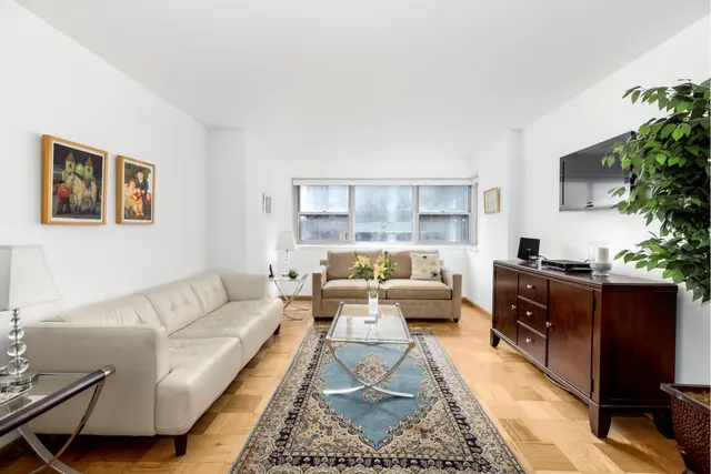 211 East 53rd Street