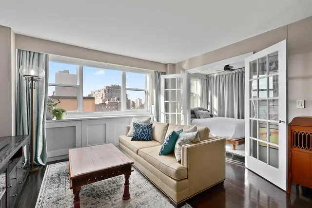 77 Seventh Avenue