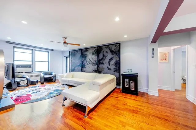 60 East 9th Street