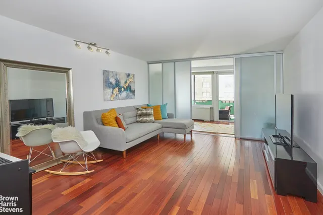 142 East 16th Street